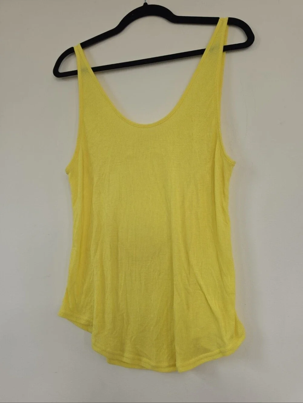 ALO Yoga scoop neckline